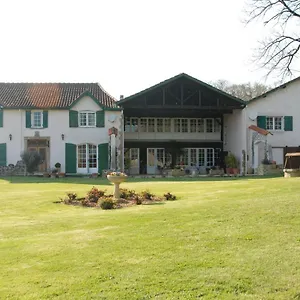 domaine-sainte-barthe.midi-pyreneeshotels.com/